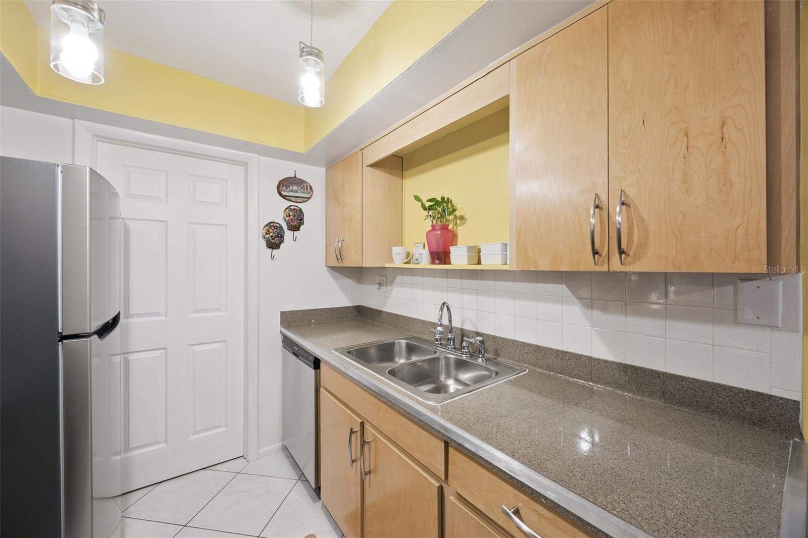 SUMMIT VILLAGE UNIT 3 A CONDO - Residential