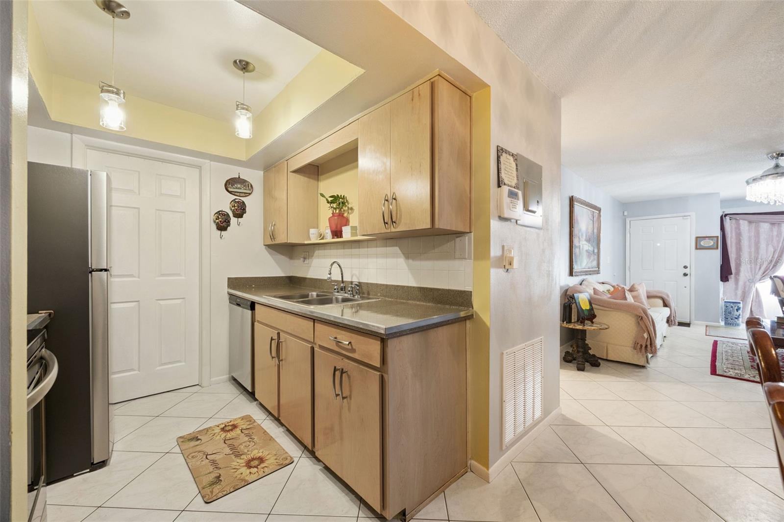 SUMMIT VILLAGE UNIT 3 A CONDO - Residential