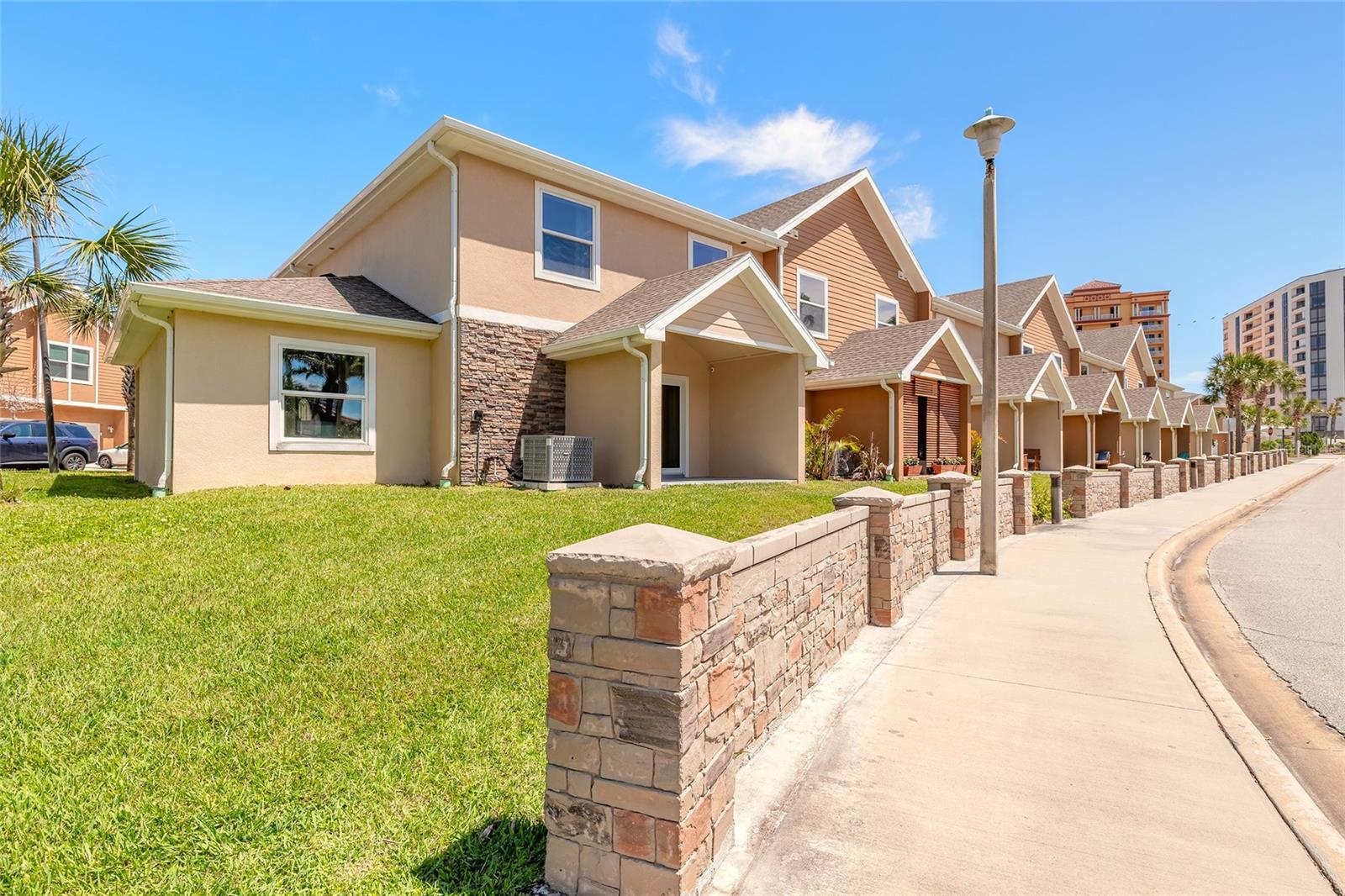 OCEANS 25 - Residential