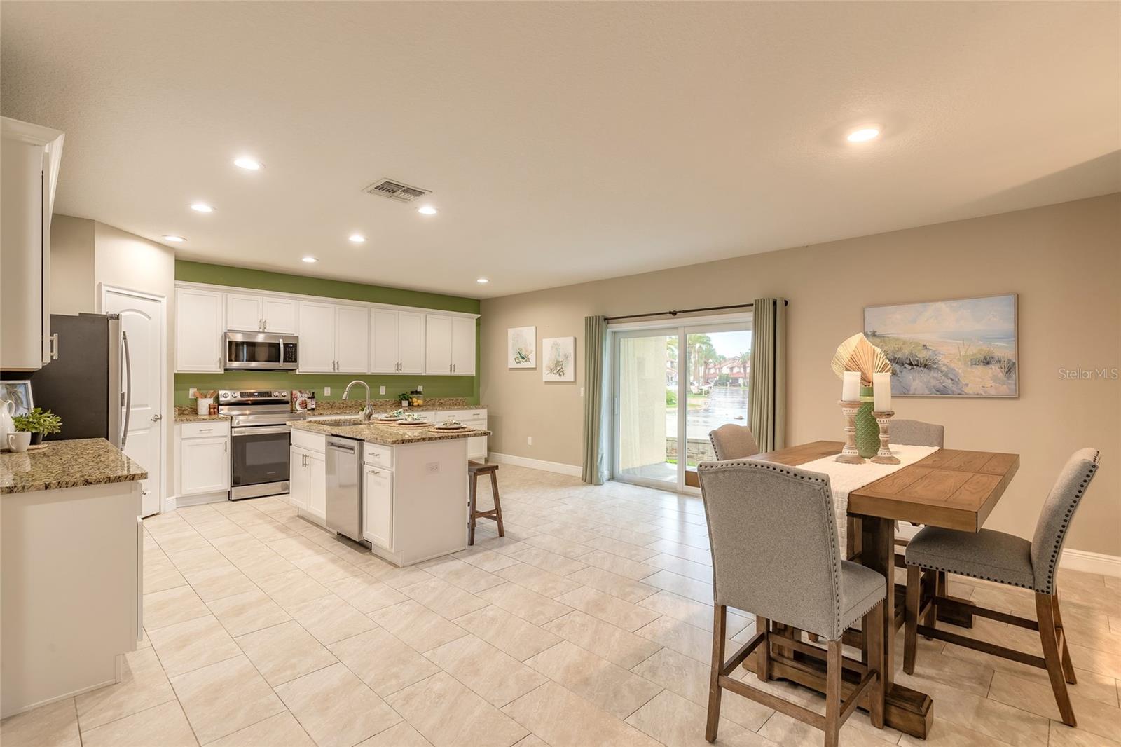 OCEANS 25 - Residential