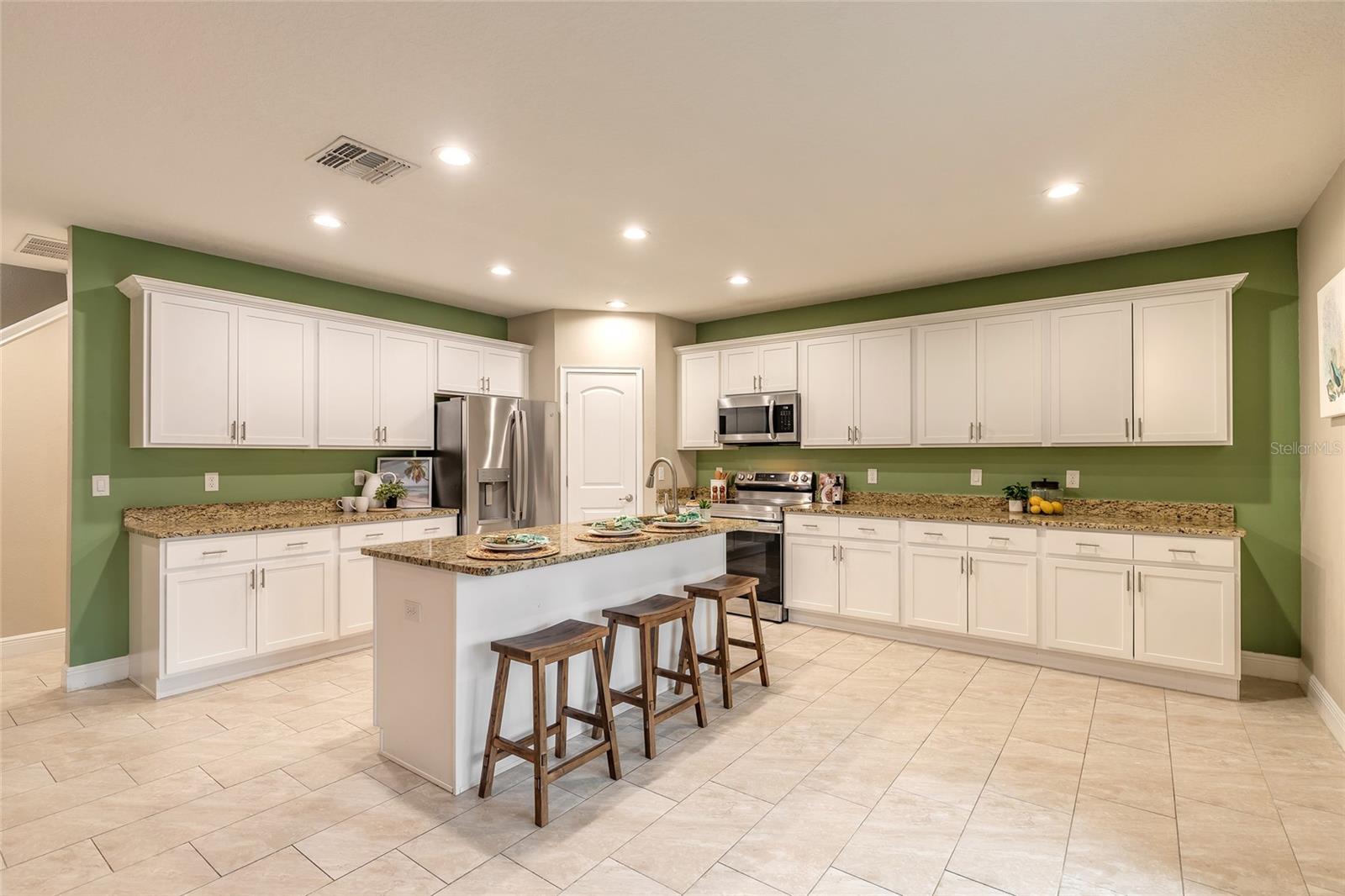 OCEANS 25 - Residential