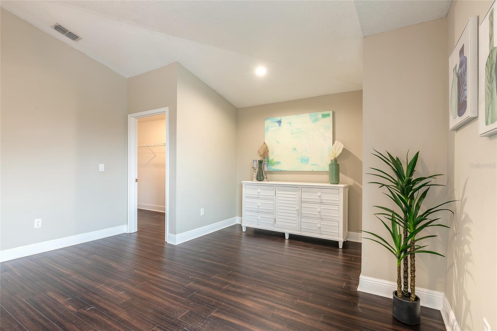 OCEANS 25 - Residential