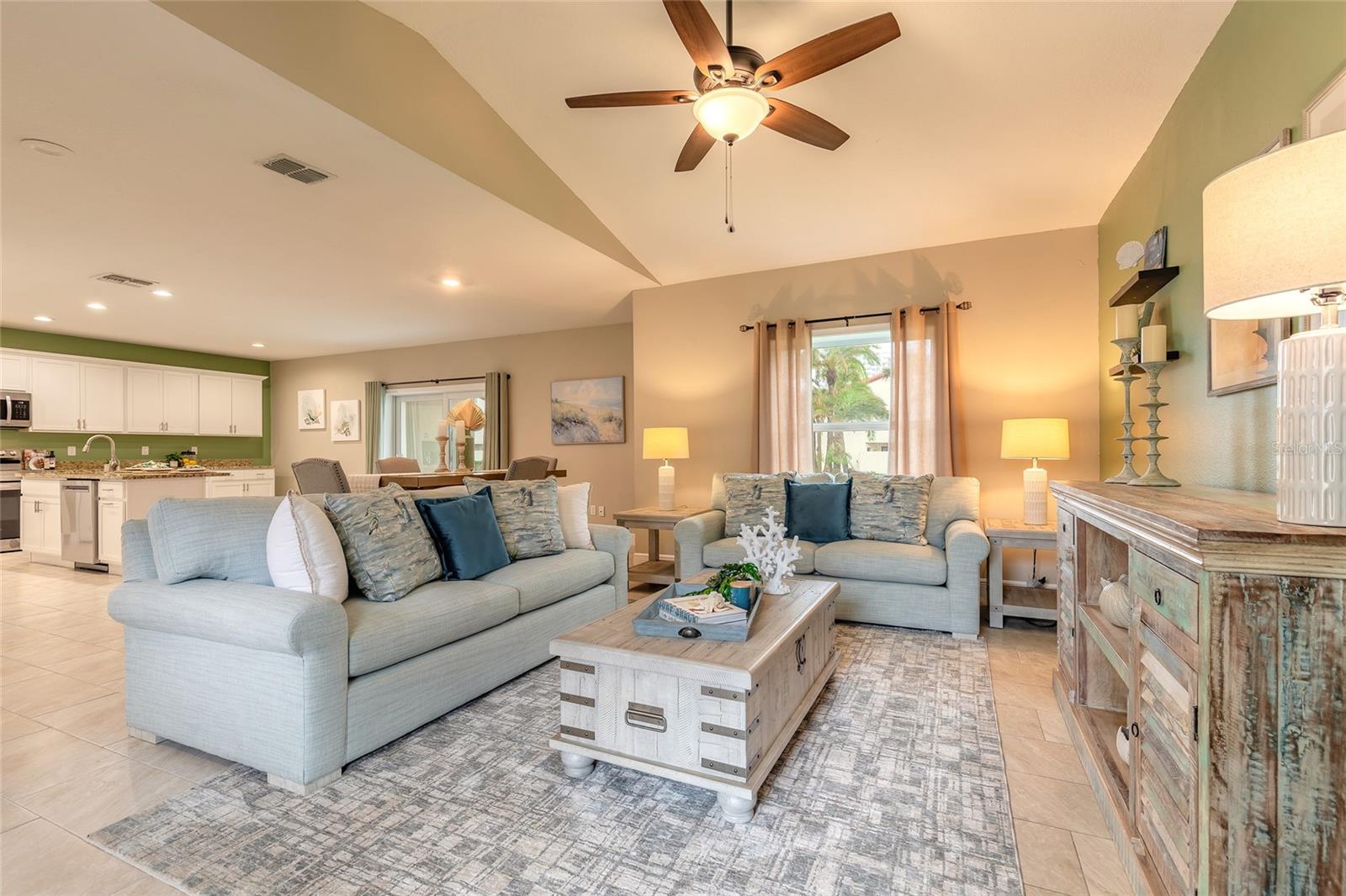 OCEANS 25 - Residential