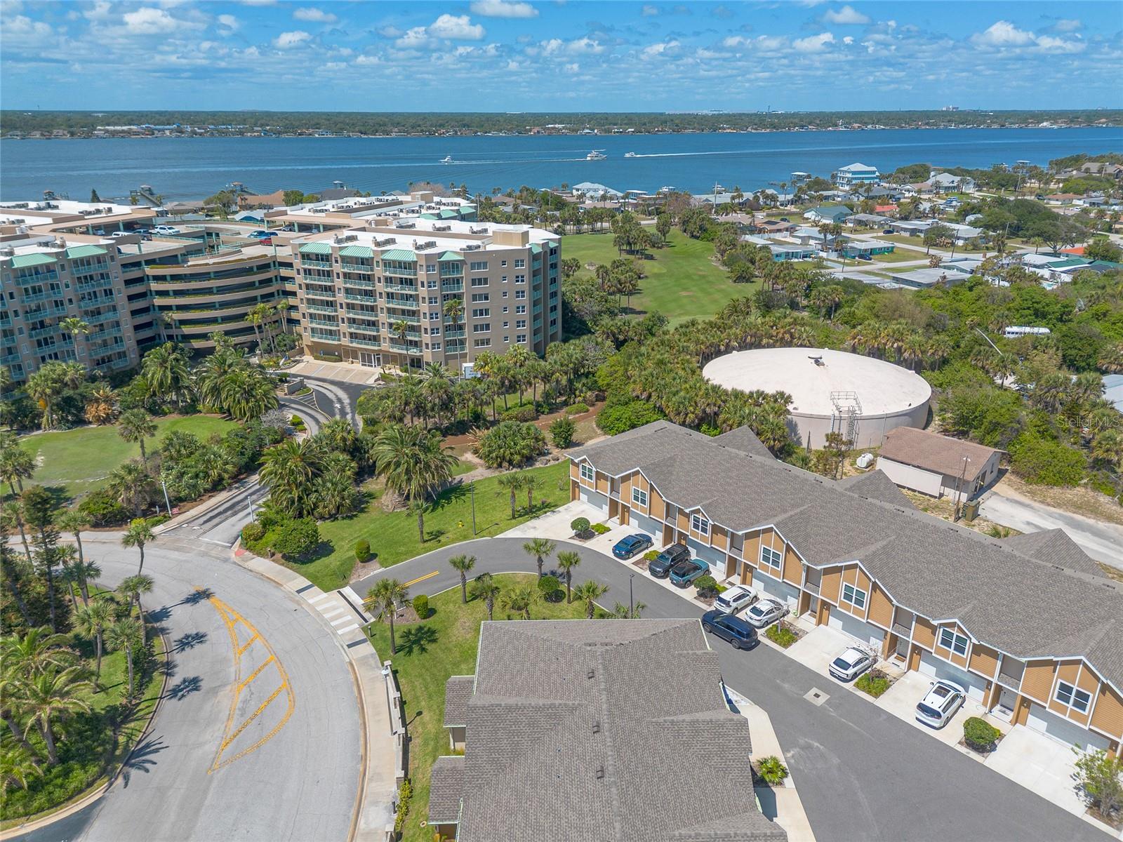 OCEANS 25 - Residential