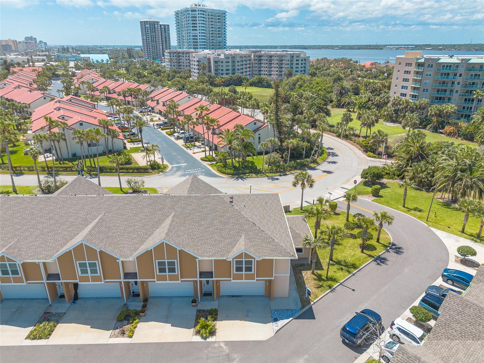 OCEANS 25 - Residential