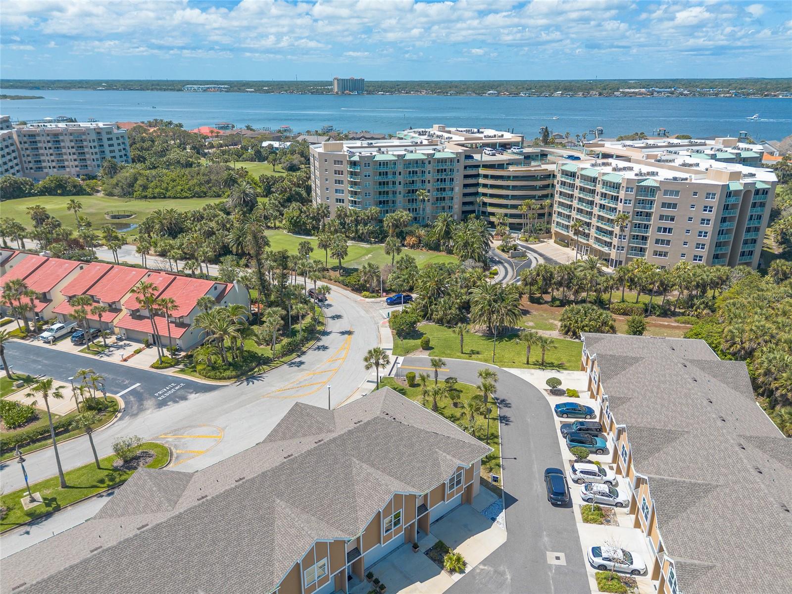 OCEANS 25 - Residential