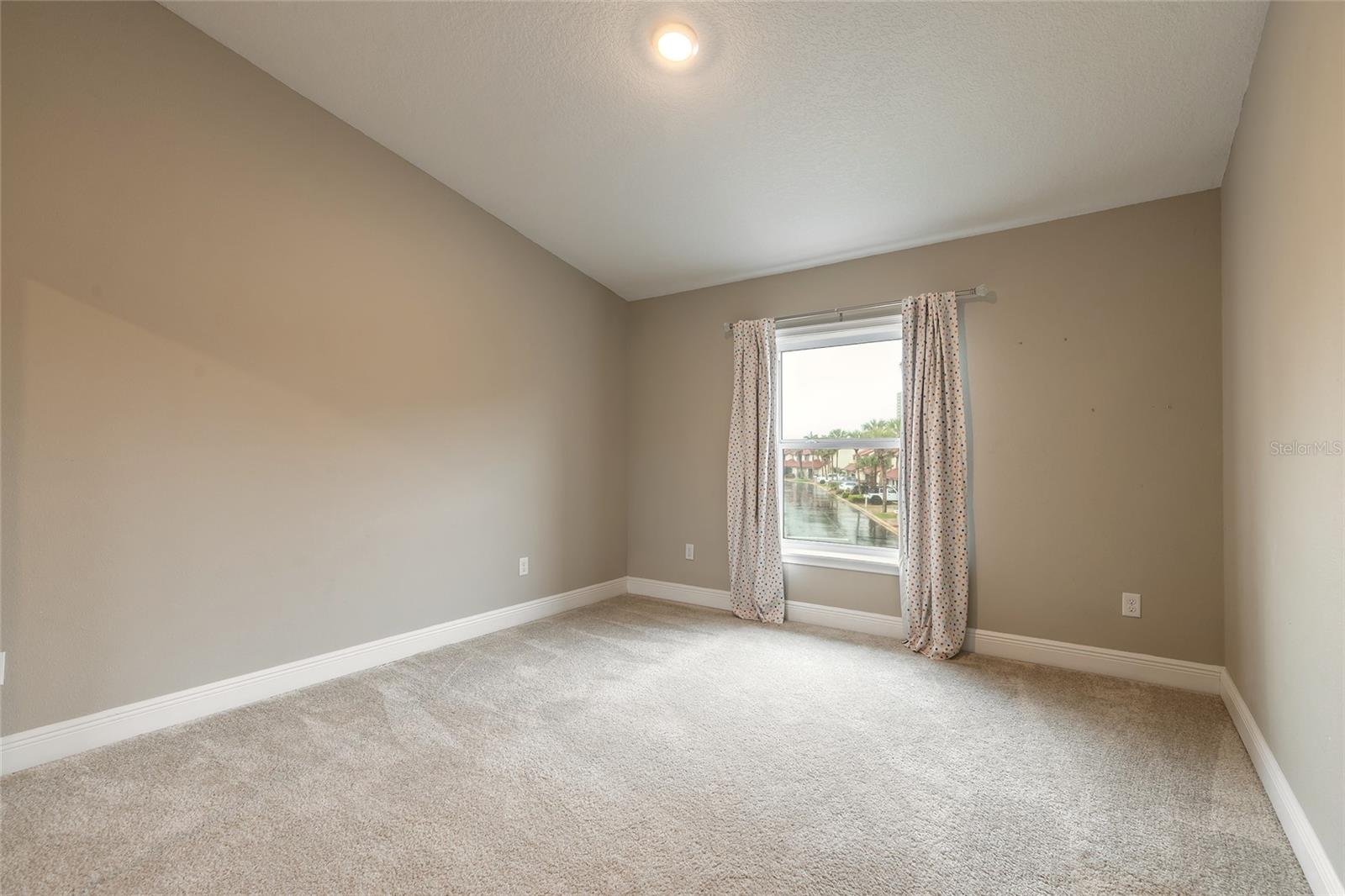 OCEANS 25 - Residential