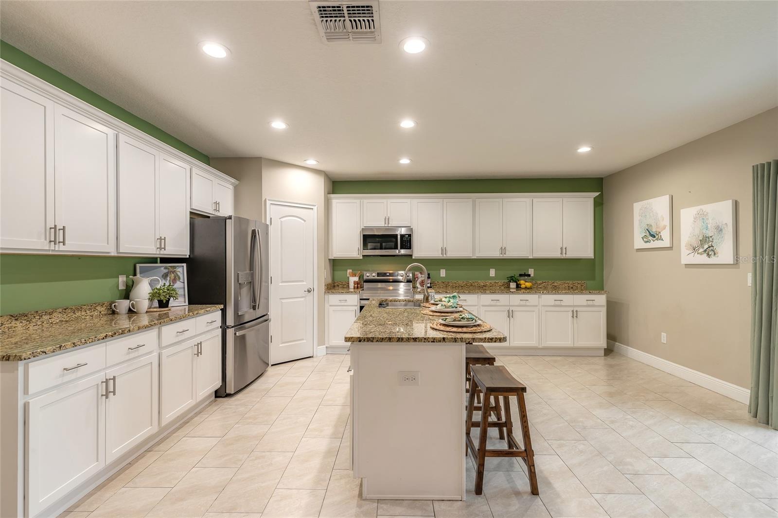 OCEANS 25 - Residential