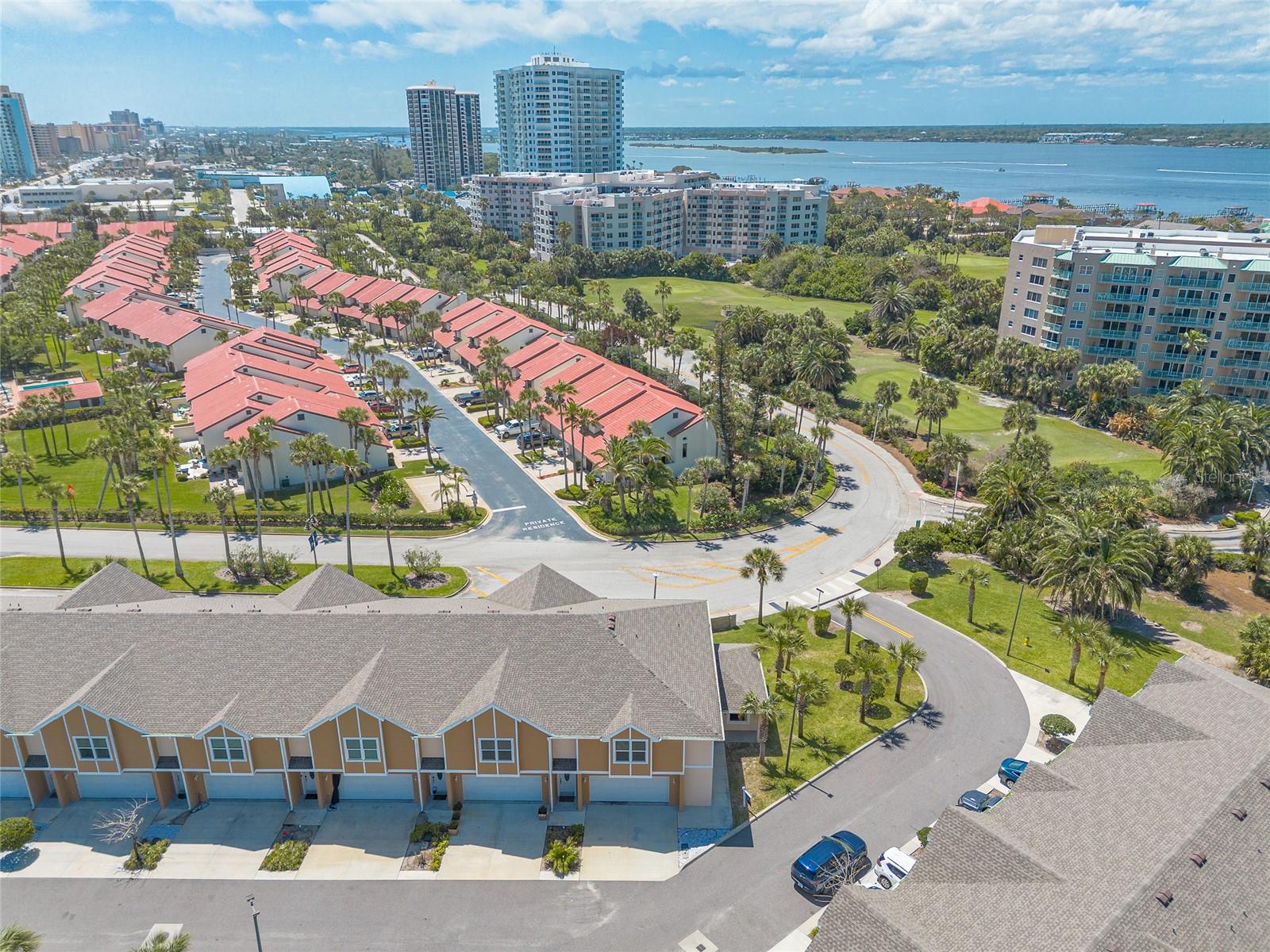 OCEANS 25 - Residential