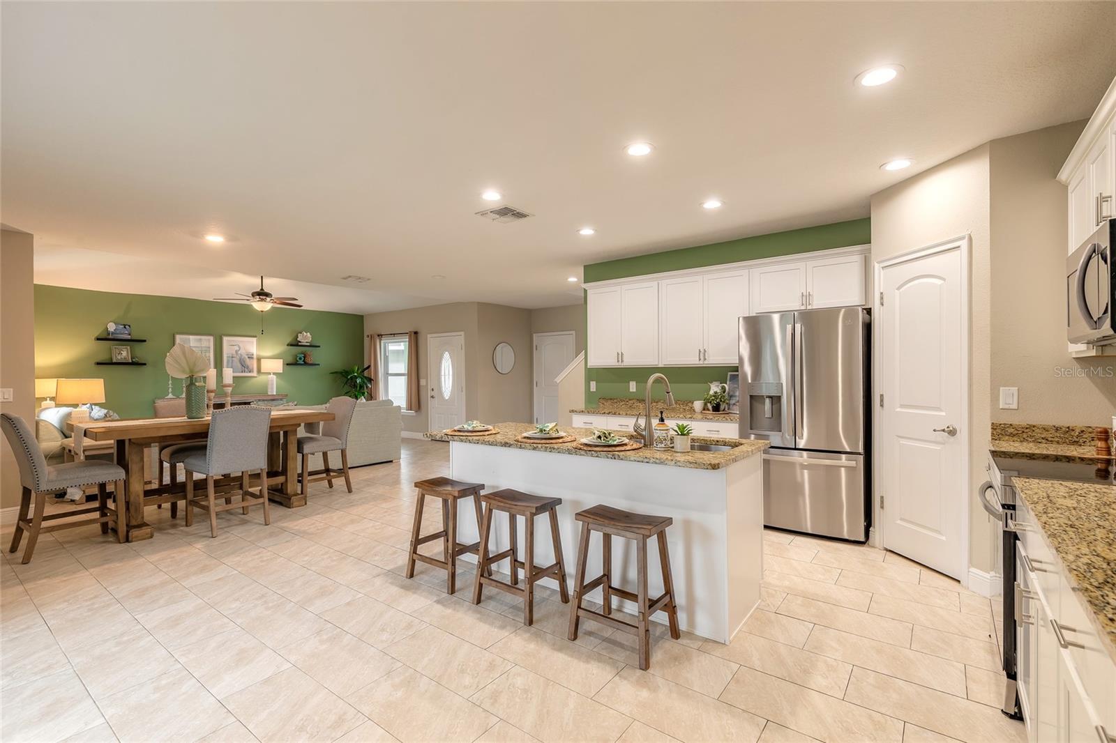 OCEANS 25 - Residential