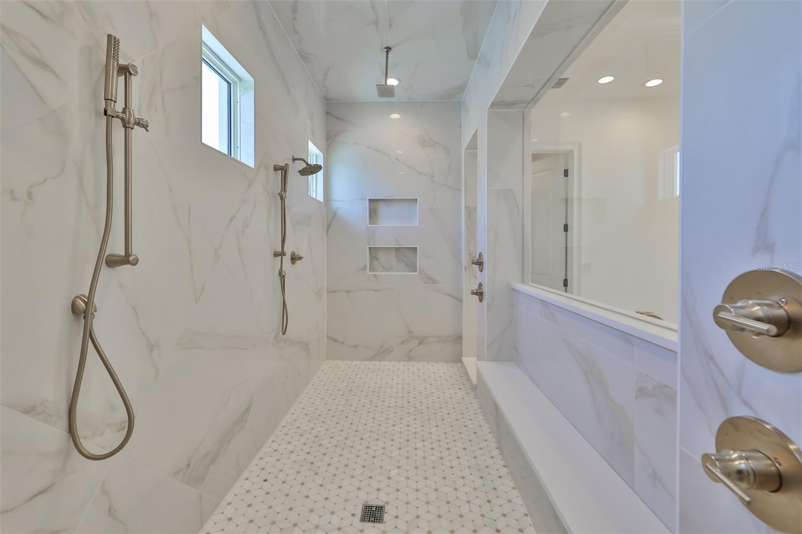 SUNSET PARK - Residential