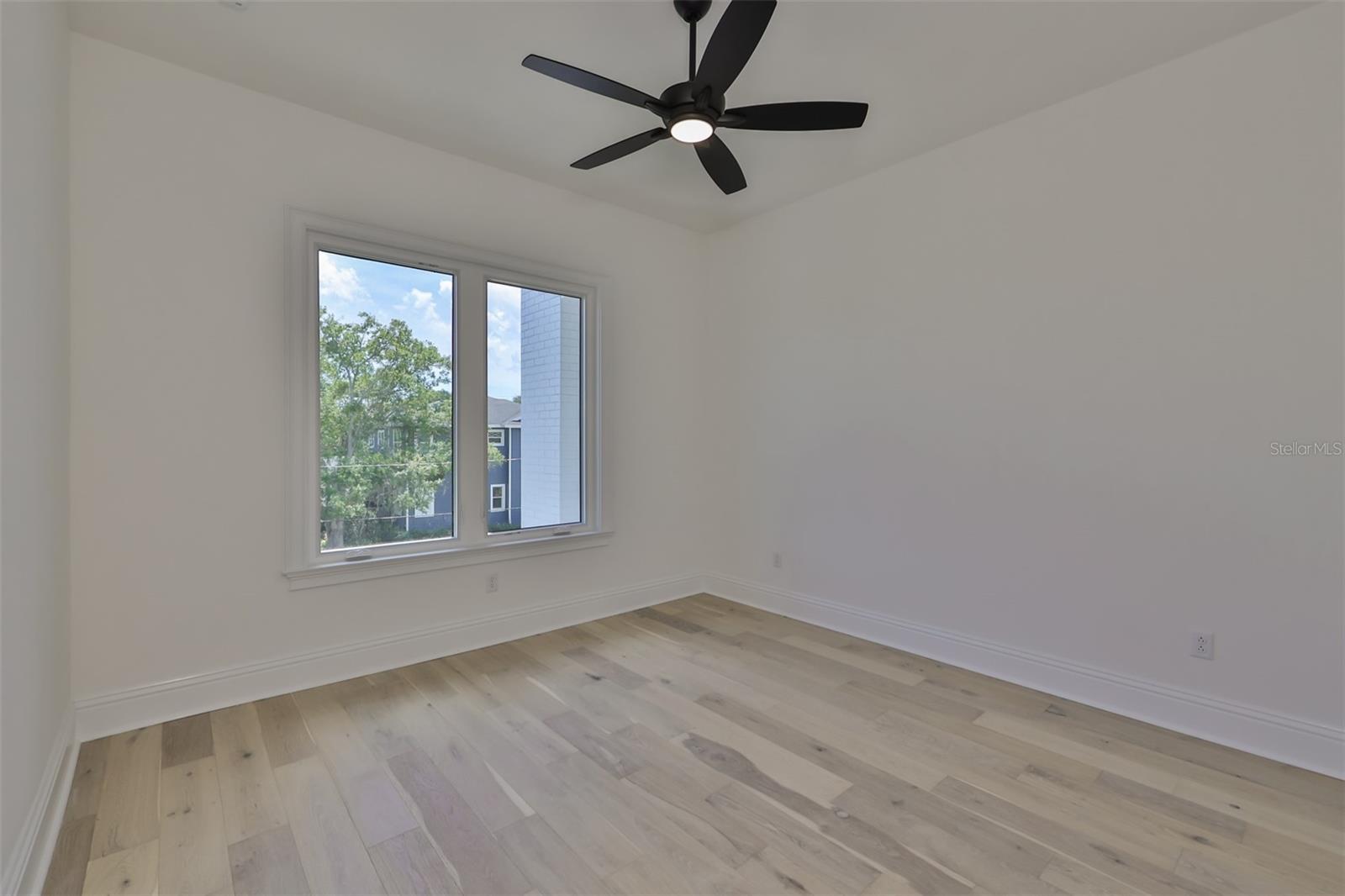 SUNSET PARK - Residential