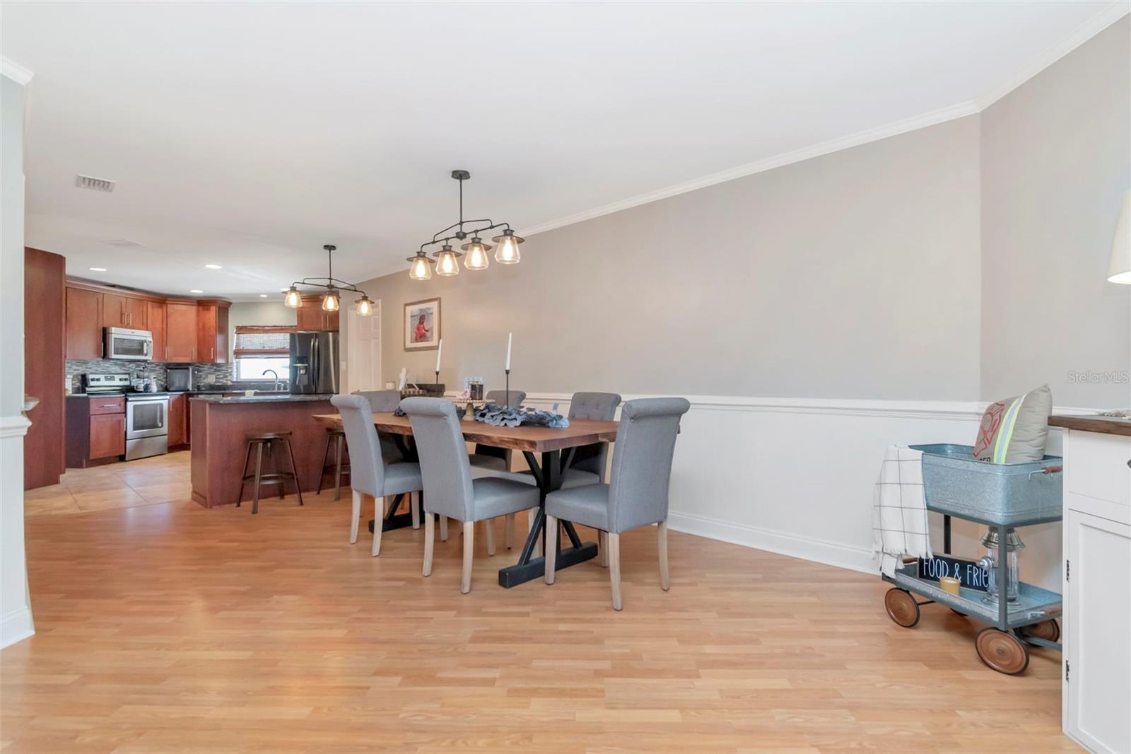 LAKESIDE TERRACE - Residential