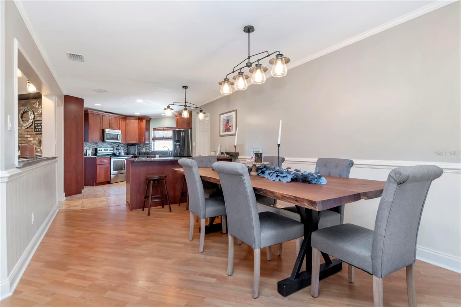 LAKESIDE TERRACE - Residential