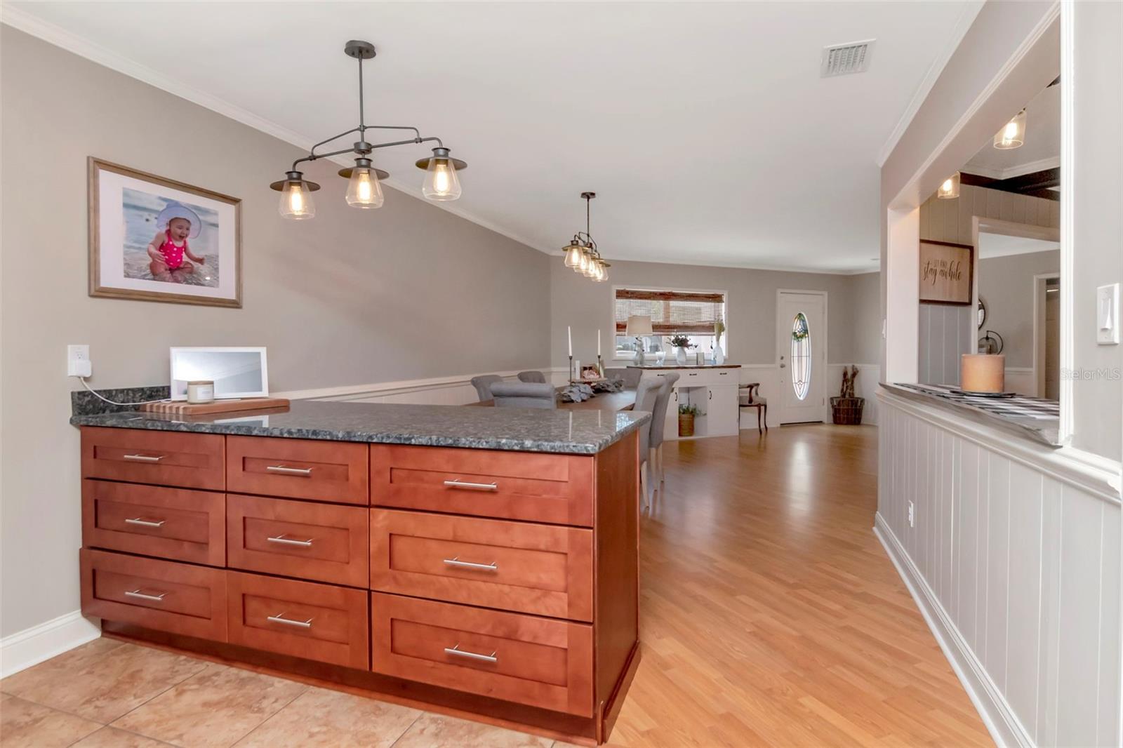 LAKESIDE TERRACE - Residential