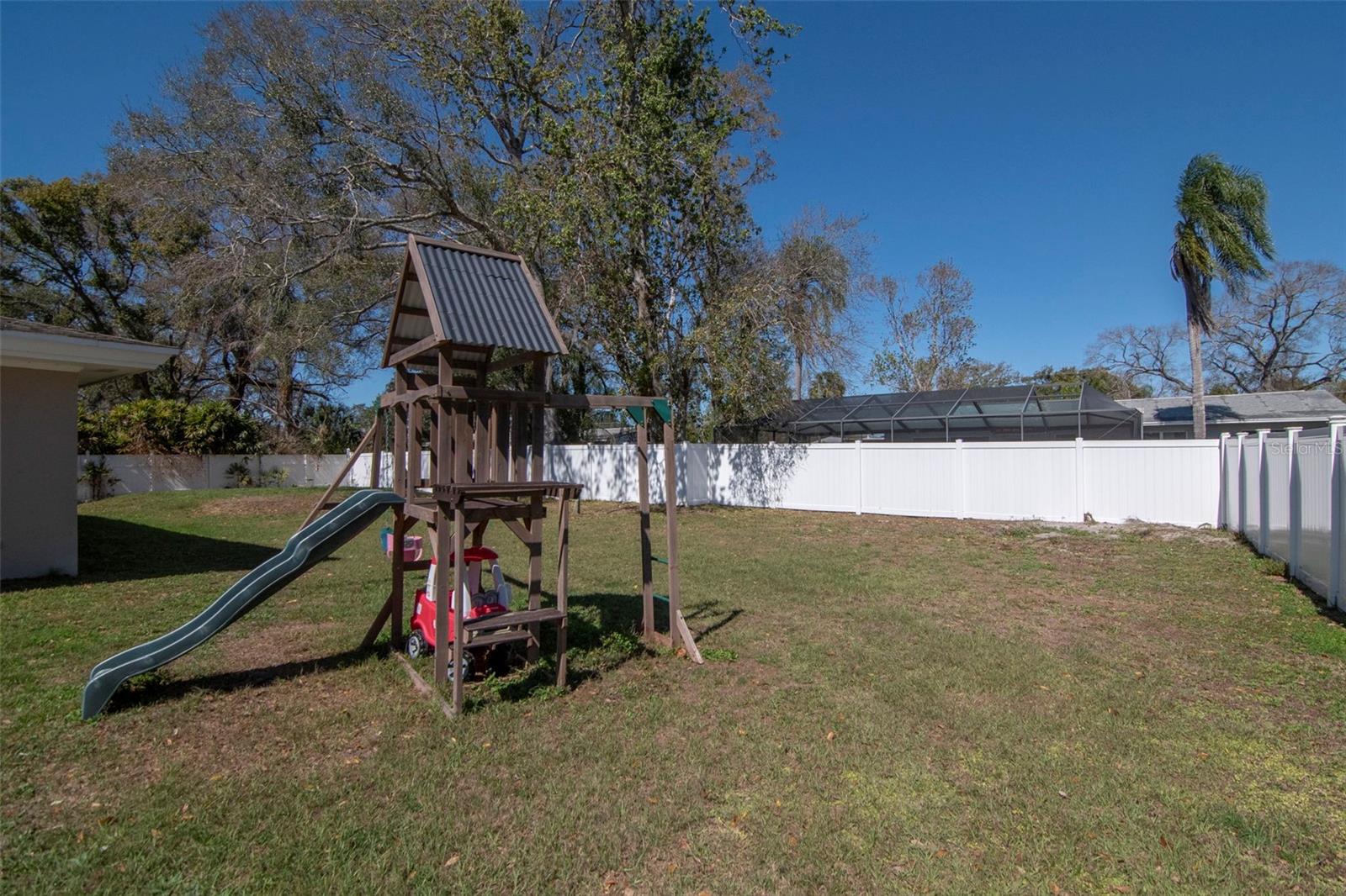 LAKESIDE TERRACE - Residential