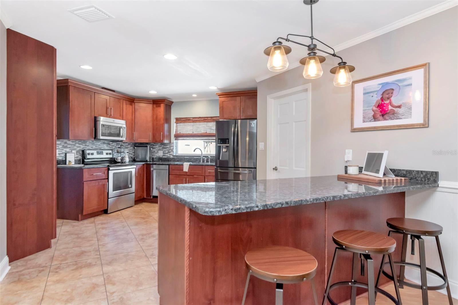 LAKESIDE TERRACE - Residential