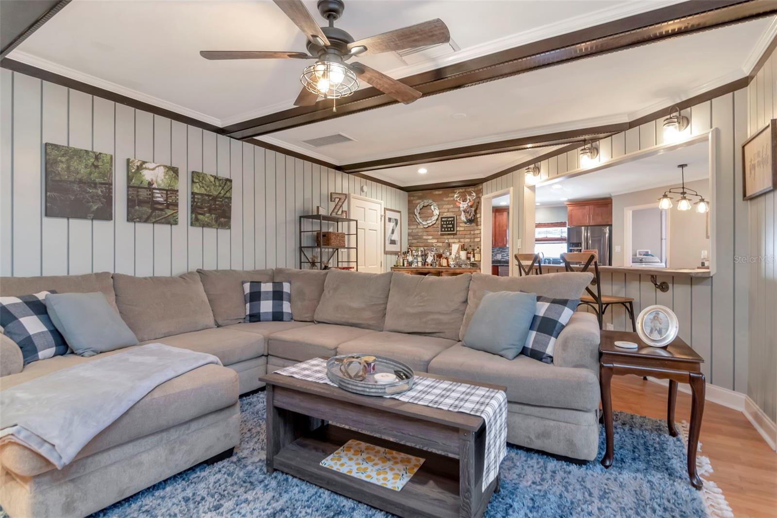 LAKESIDE TERRACE - Residential