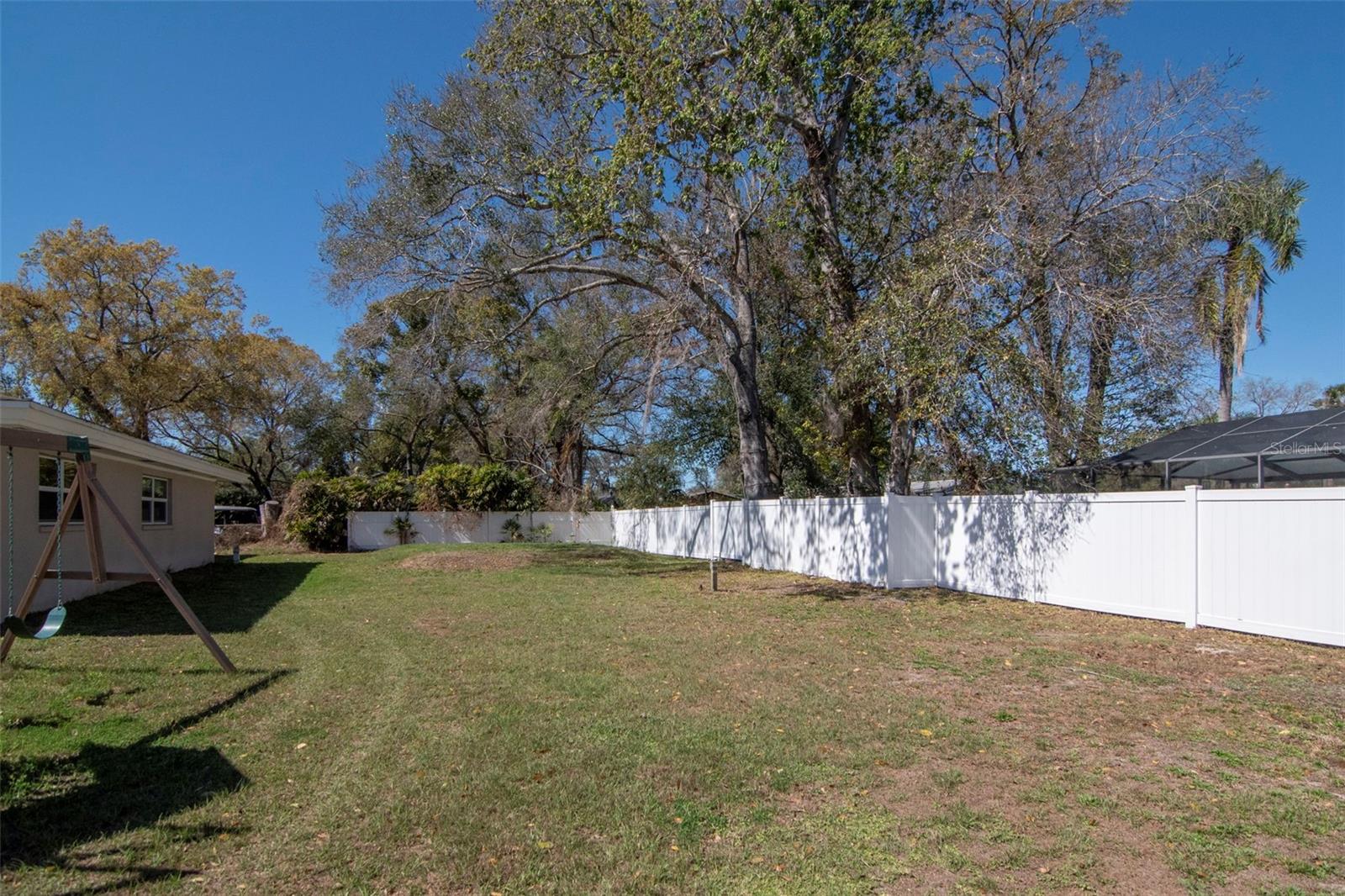 LAKESIDE TERRACE - Residential