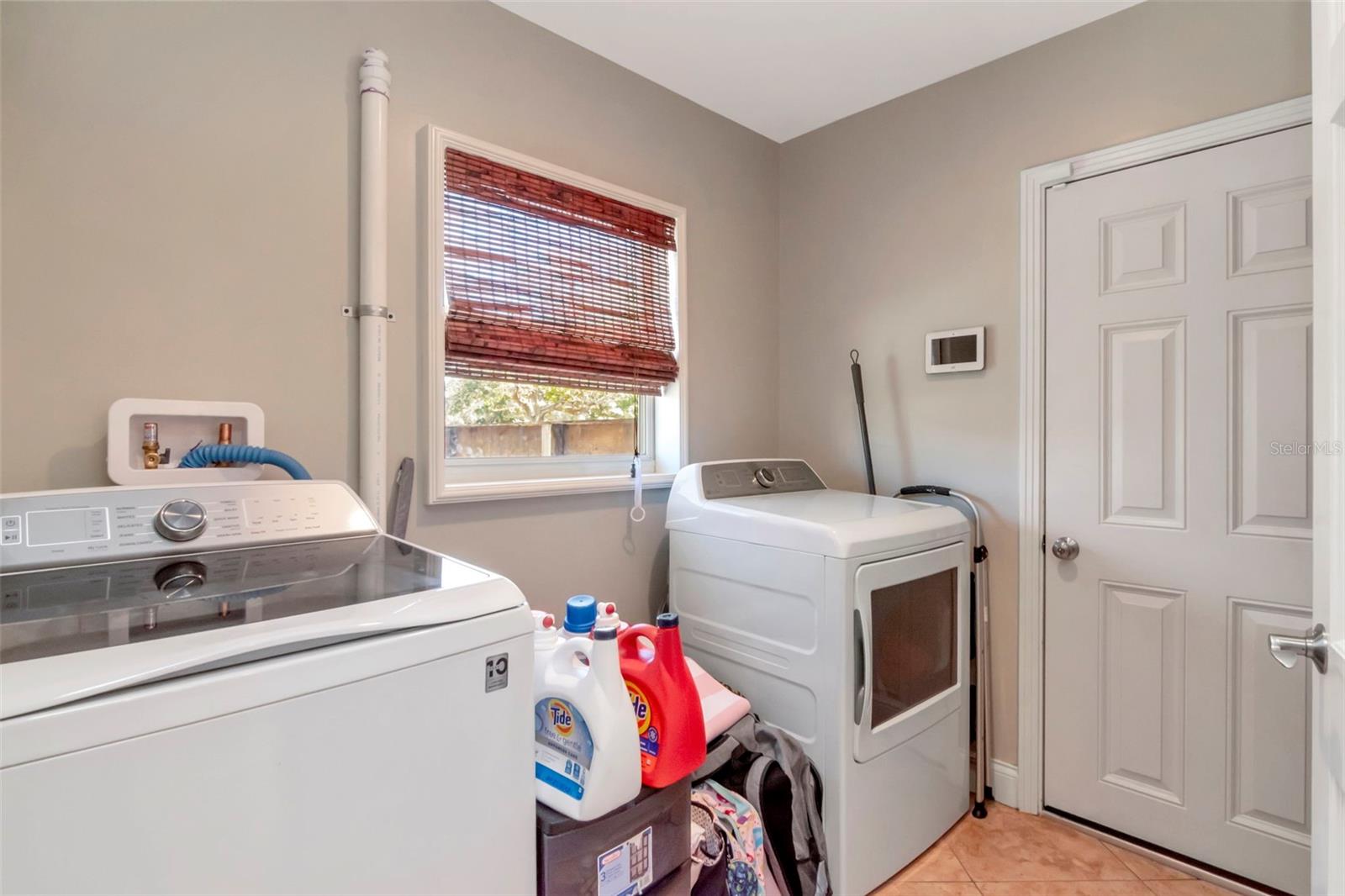 LAKESIDE TERRACE - Residential