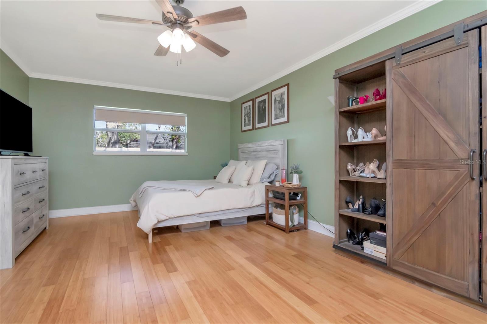 LAKESIDE TERRACE - Residential