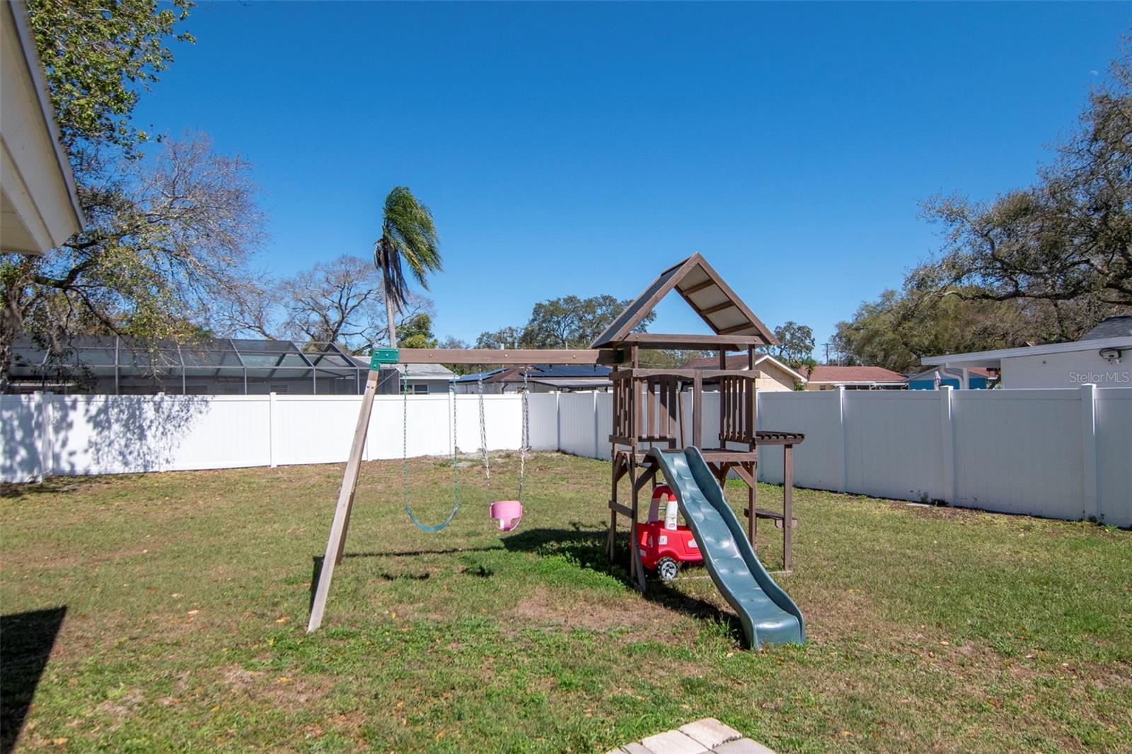 LAKESIDE TERRACE - Residential