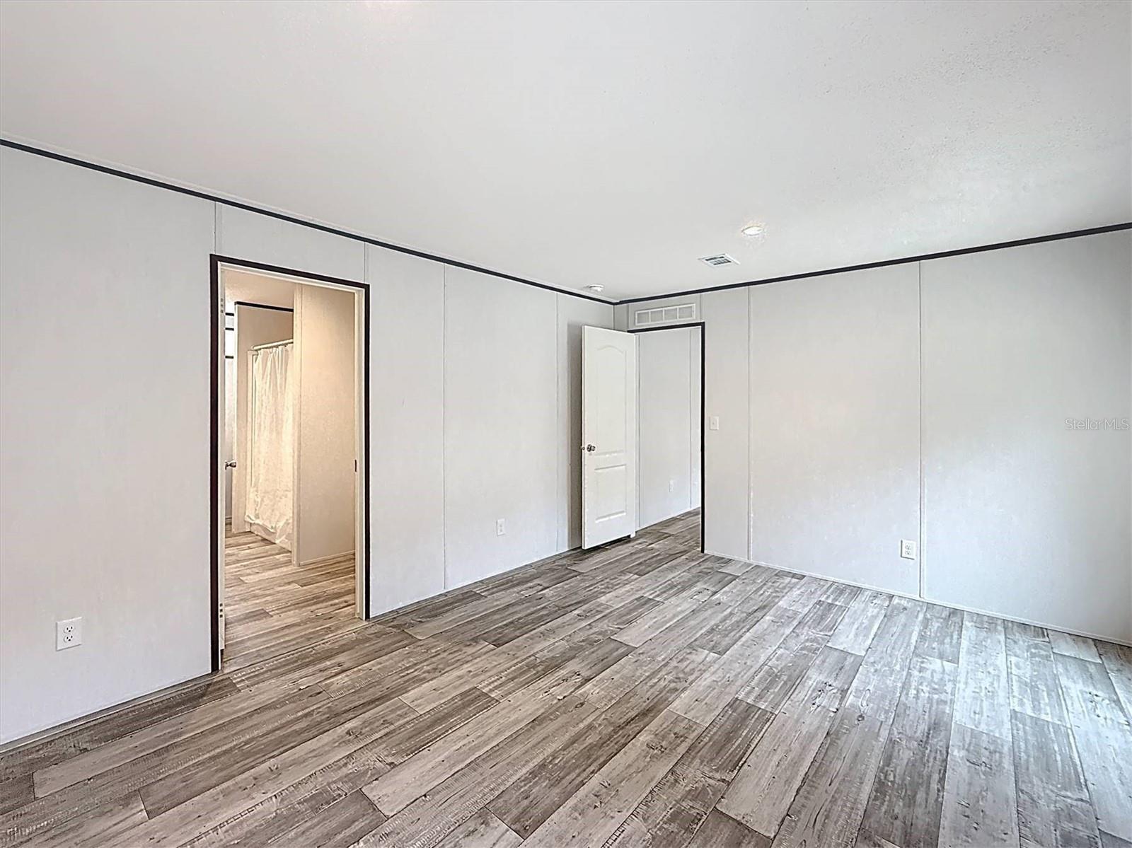 COOPER LAKE MANOR - Residential