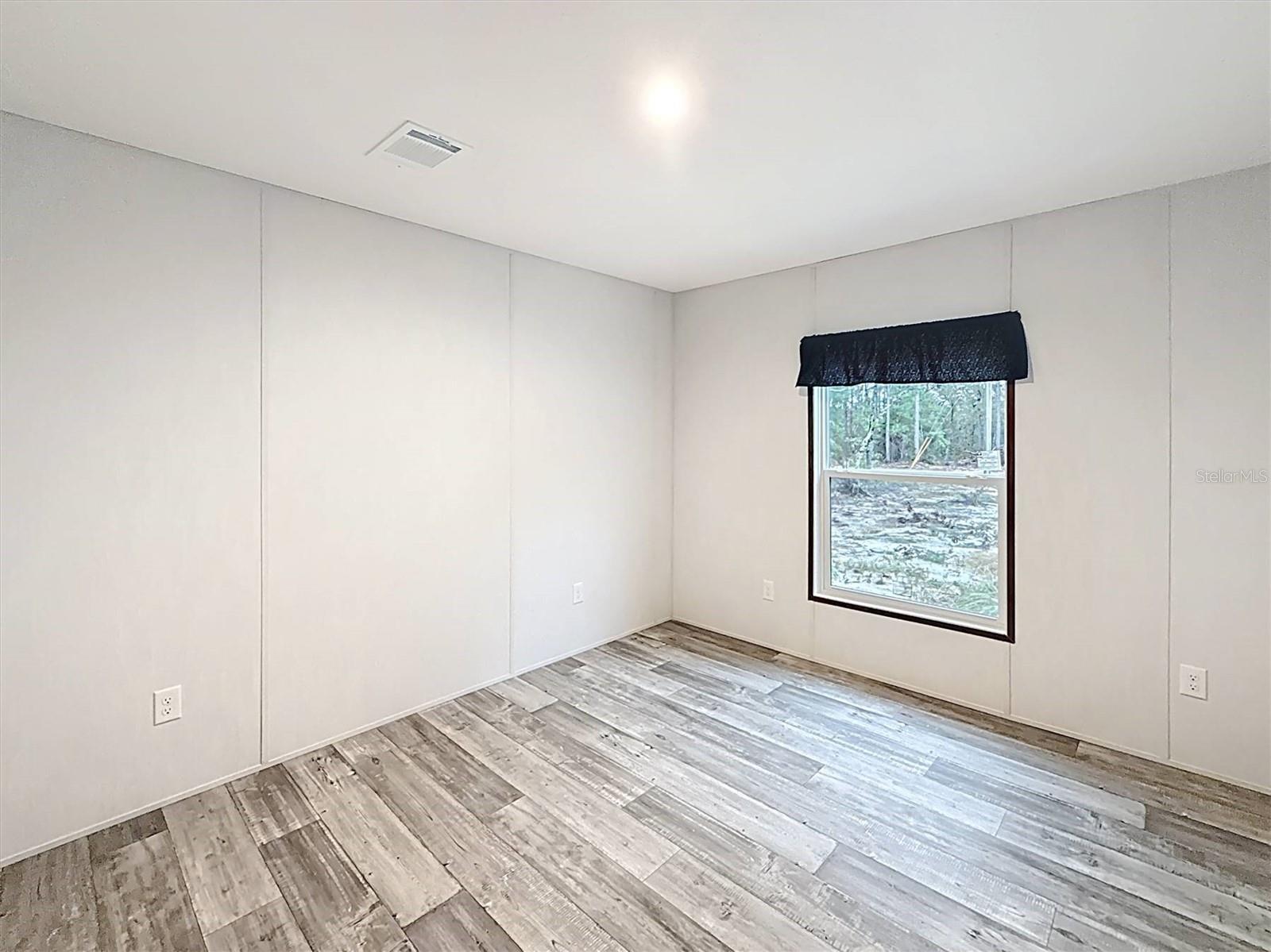 COOPER LAKE MANOR - Residential