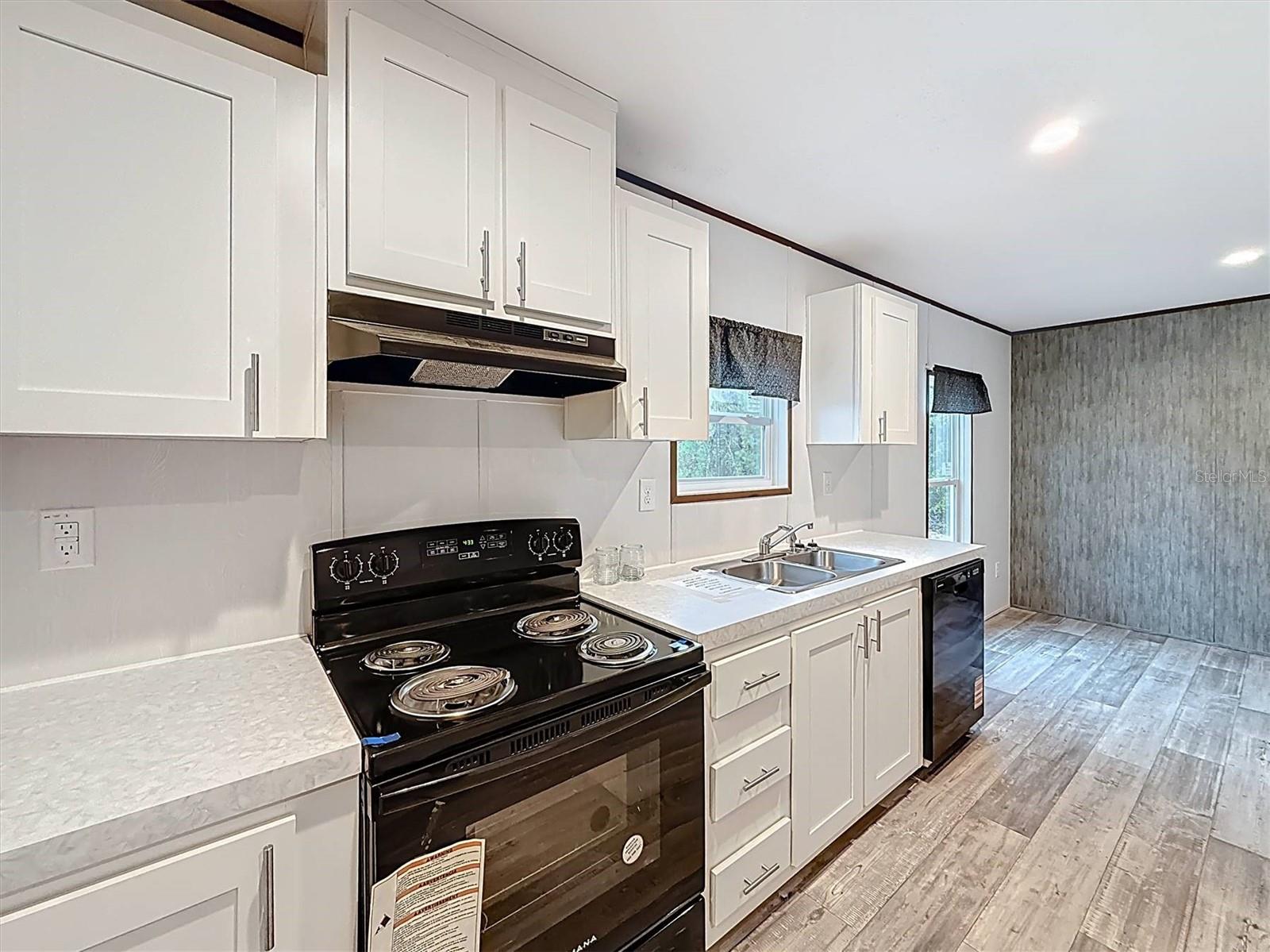 COOPER LAKE MANOR - Residential