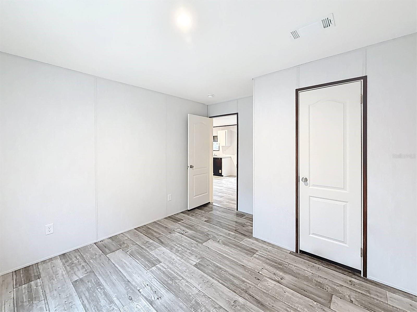 COOPER LAKE MANOR - Residential