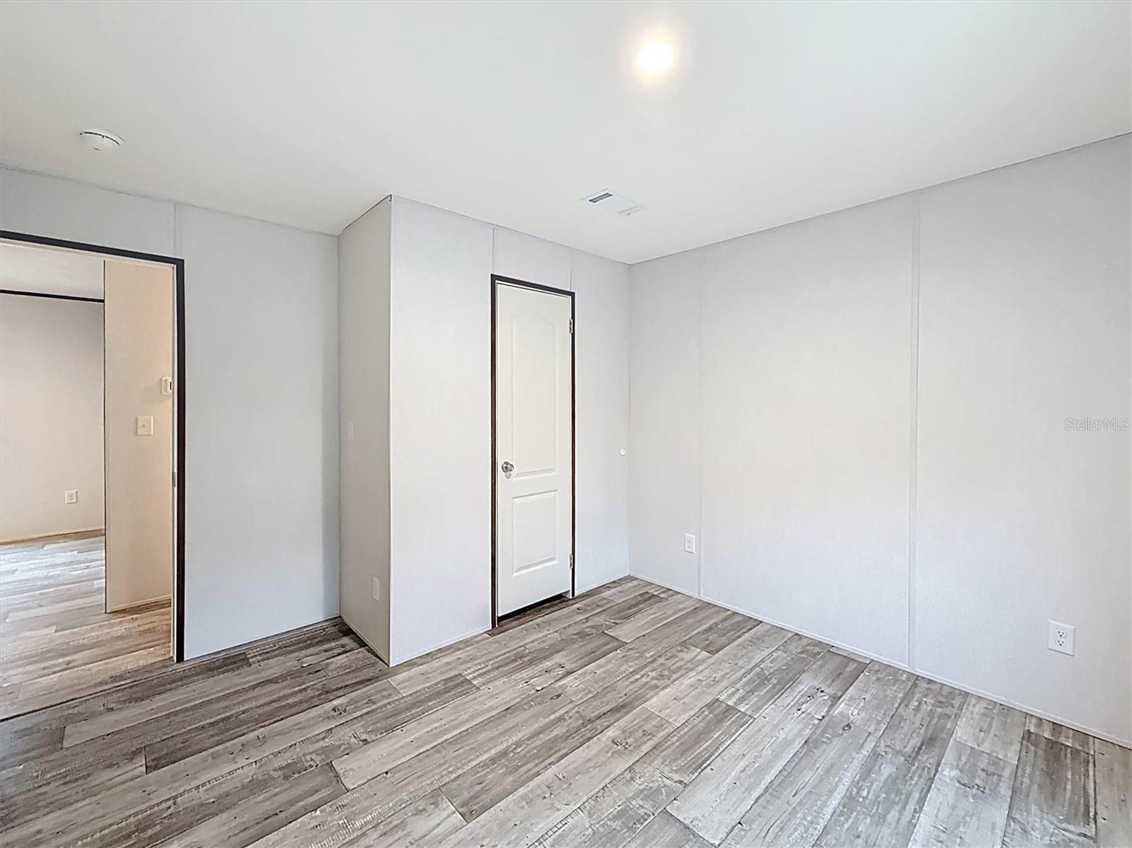 COOPER LAKE MANOR - Residential