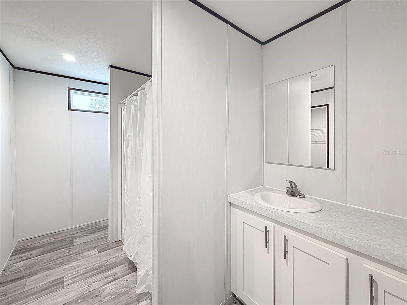 COOPER LAKE MANOR - Residential