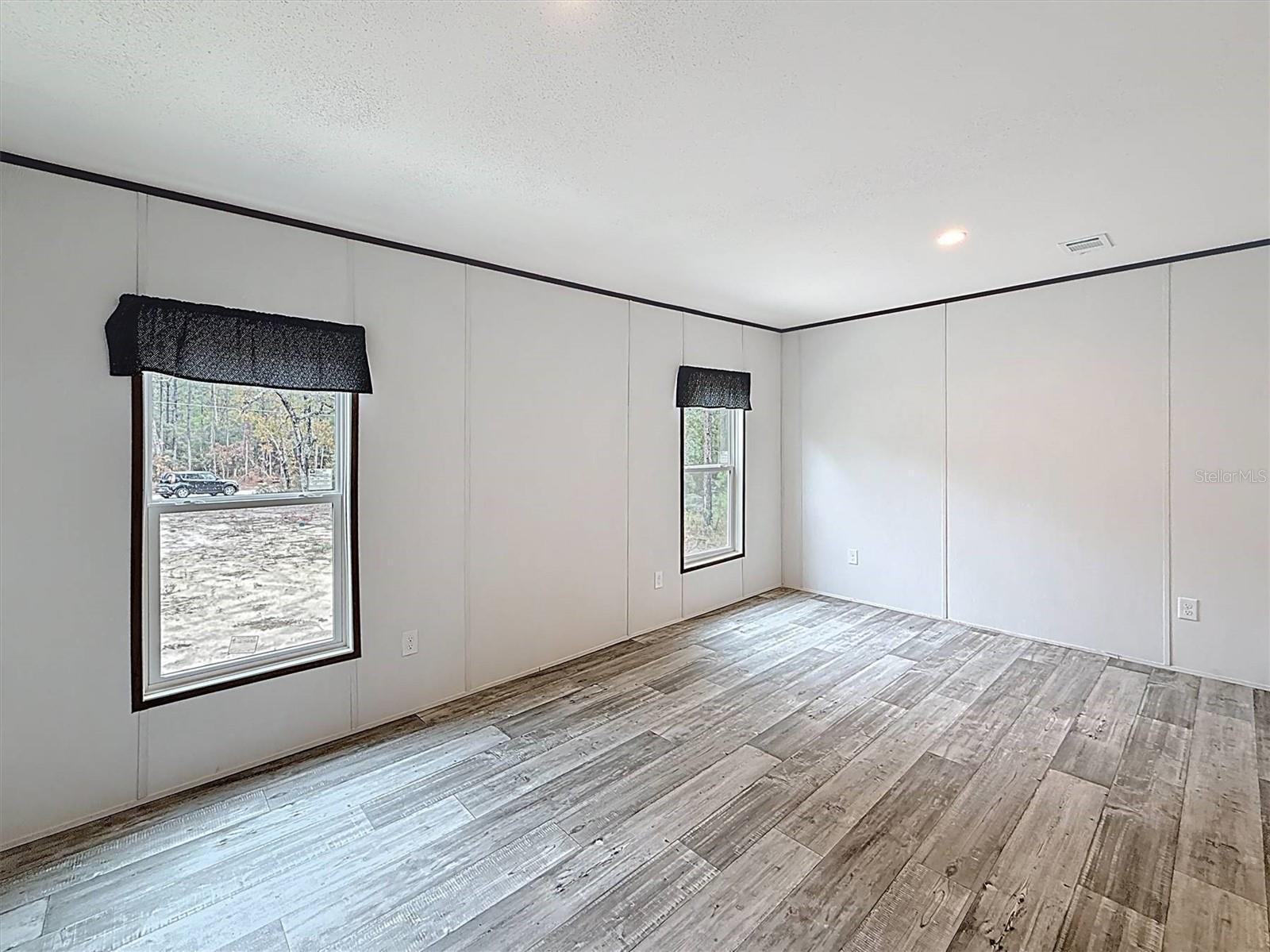 COOPER LAKE MANOR - Residential