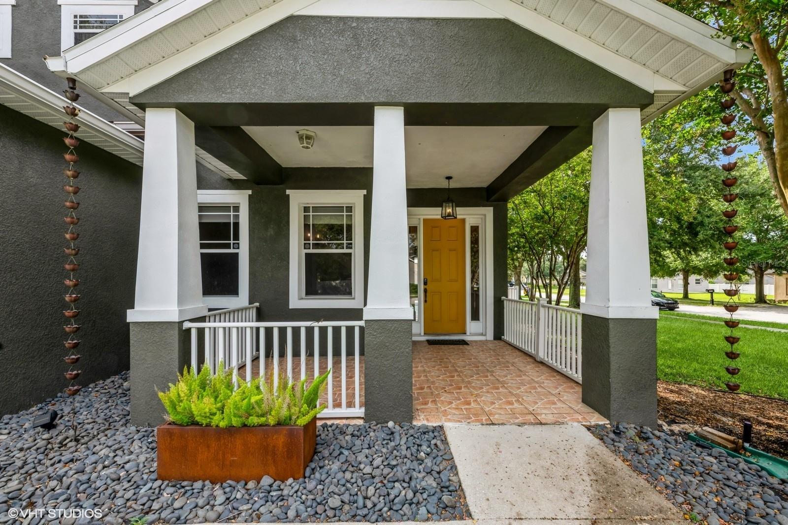 1030 WILLOW OAK LOOP