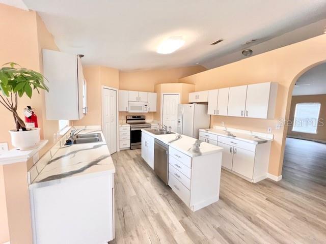 DELTONA LAKES UNIT 36 - Residential Lease