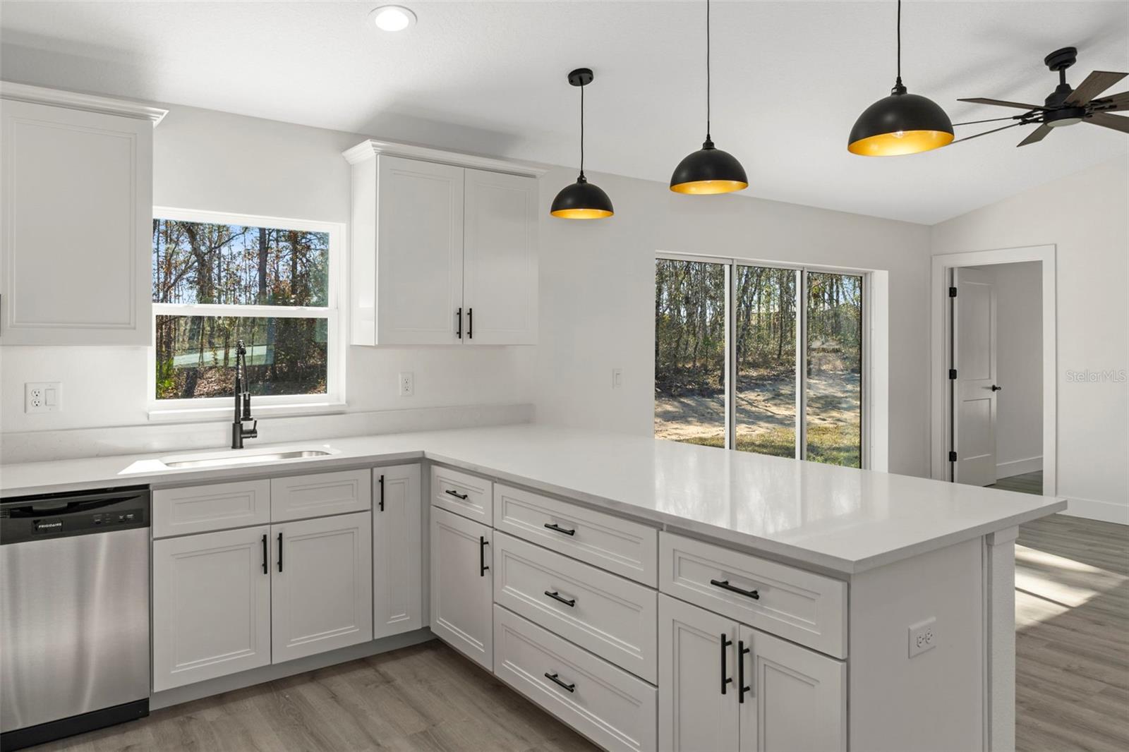 ROYAL HIGHLANDS - Residential