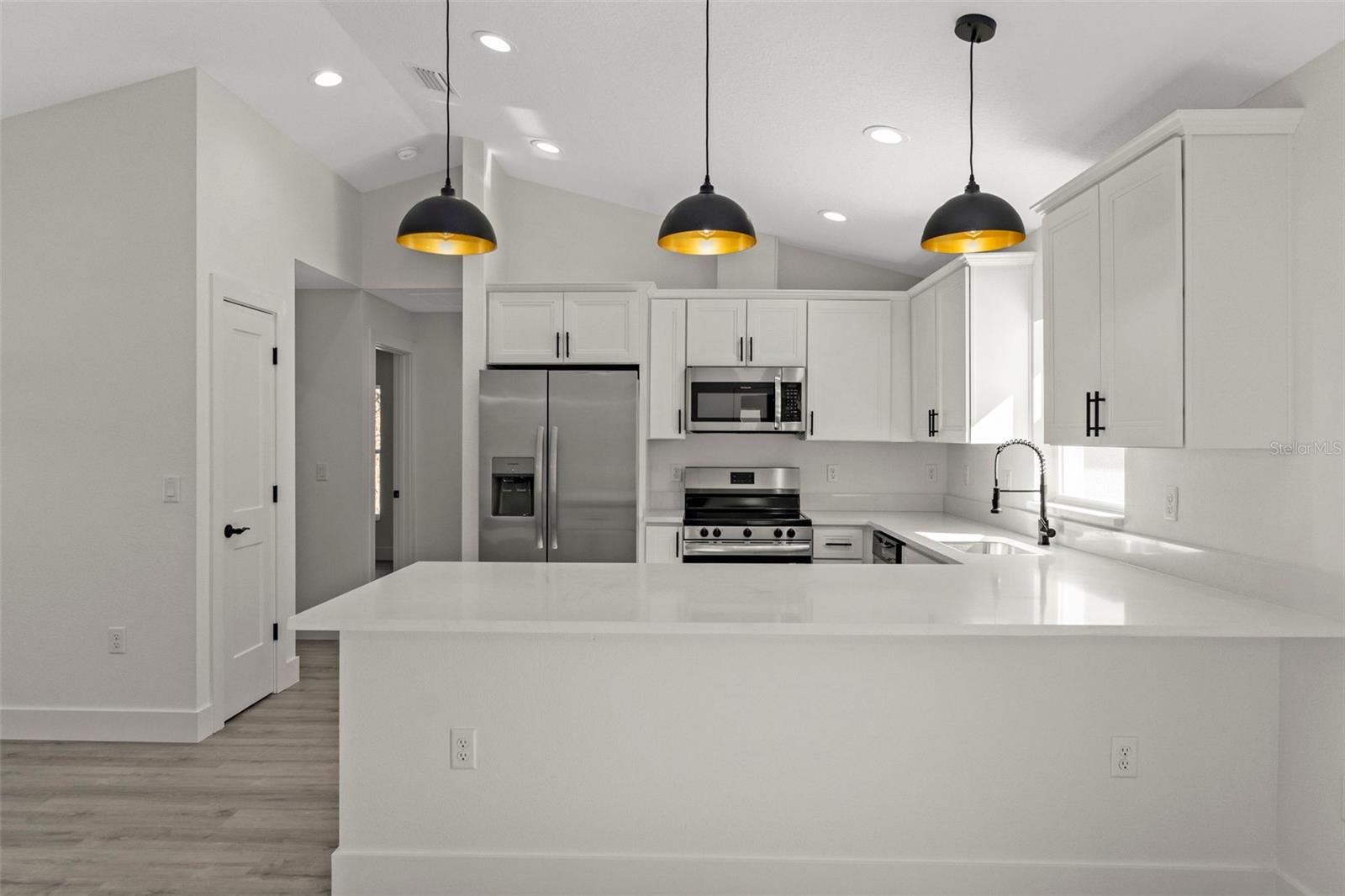 ROYAL HIGHLANDS - Residential