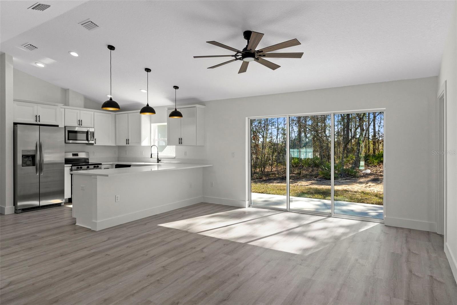 ROYAL HIGHLANDS - Residential