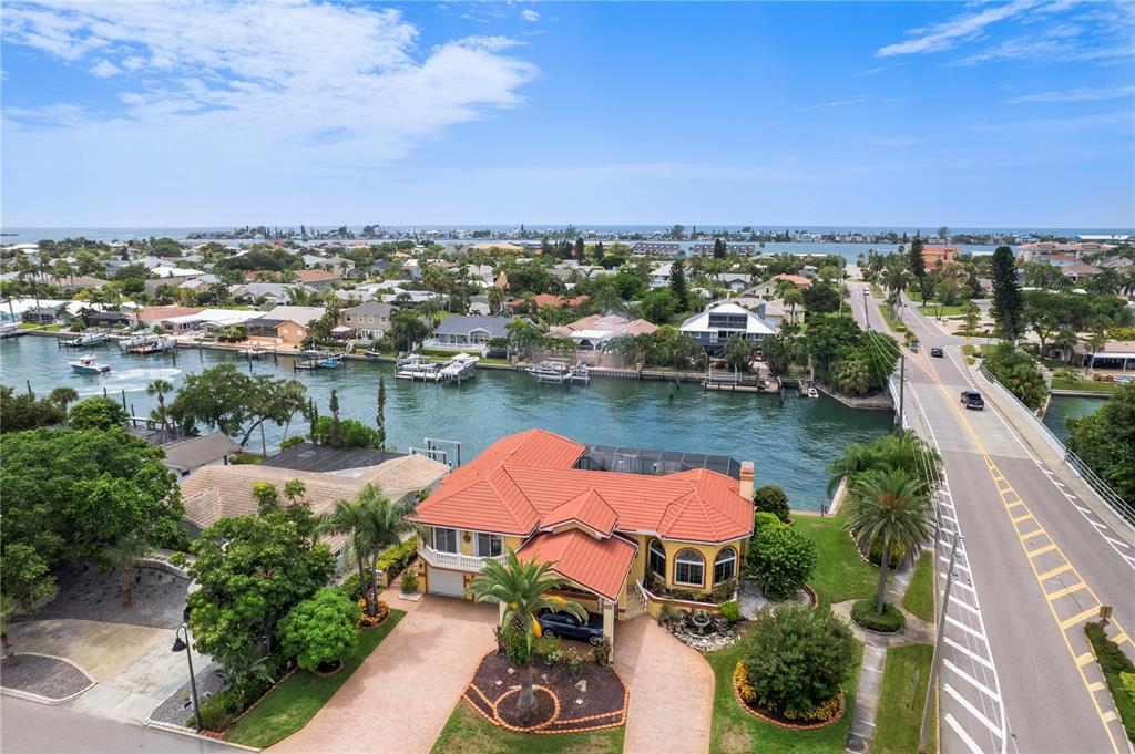 TIERRA VERDE - Residential