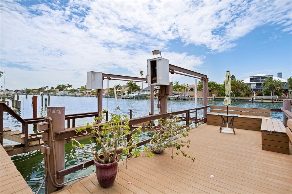 TIERRA VERDE - Residential