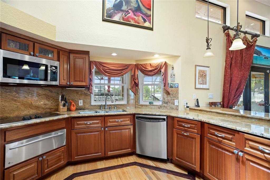 TIERRA VERDE - Residential