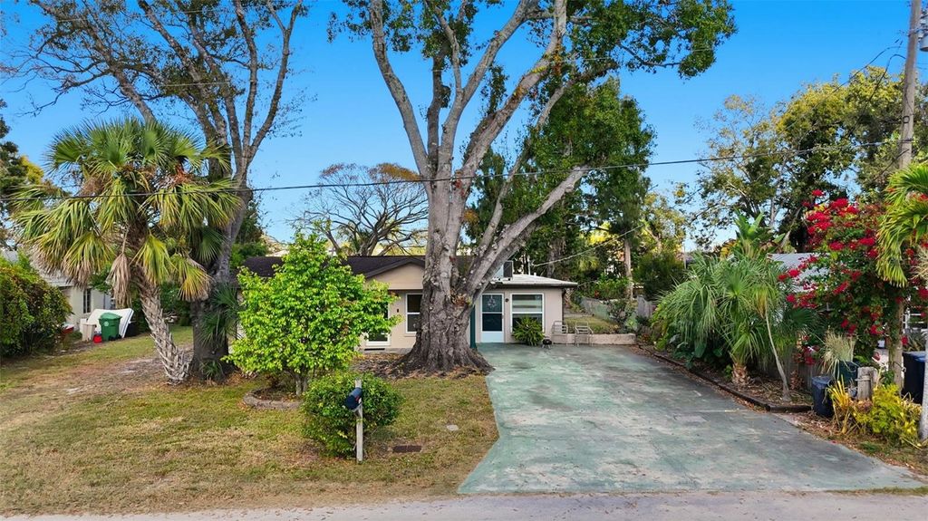 Photo of 1619 Suponic Avenue, Sarasota, FL 34243 (MLS # TB8454462)