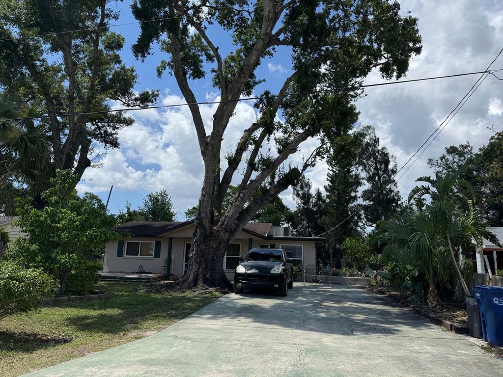 Photo of 1619 Suponic Avenue, Sarasota, FL 34243 (MLS # TB8454462)