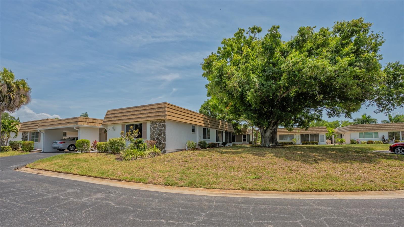 STRATHMORE RIVERSIDE III - Residential