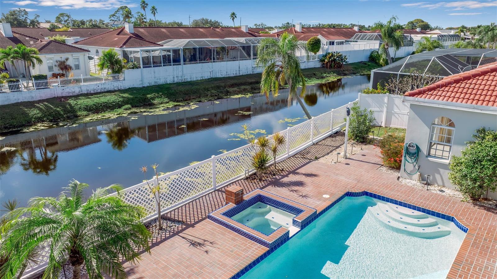 PALM COURT - Residential