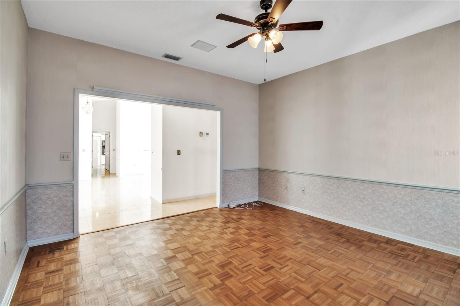 PALM COURT - Residential