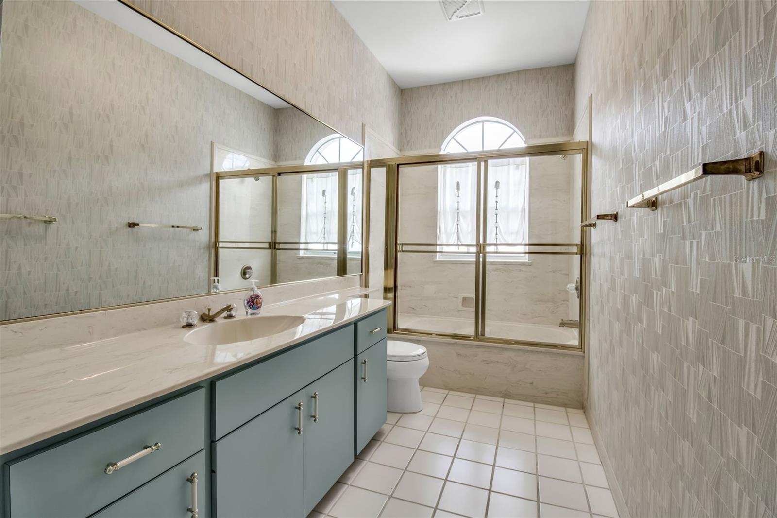 PALM COURT - Residential