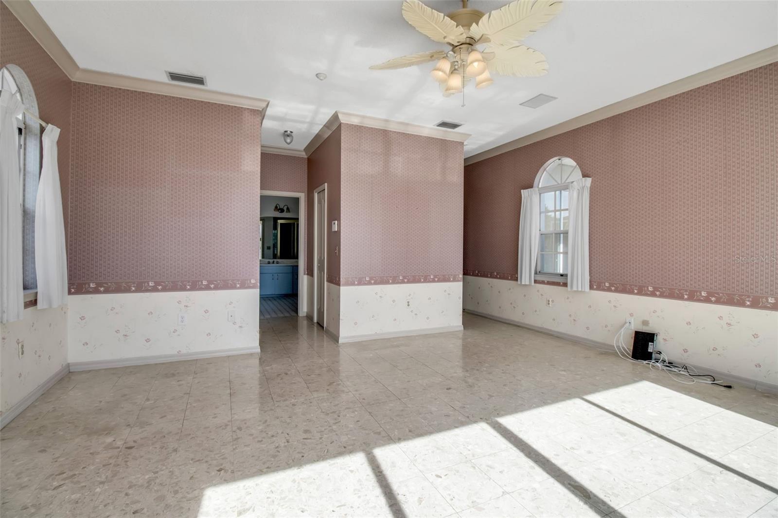 PALM COURT - Residential