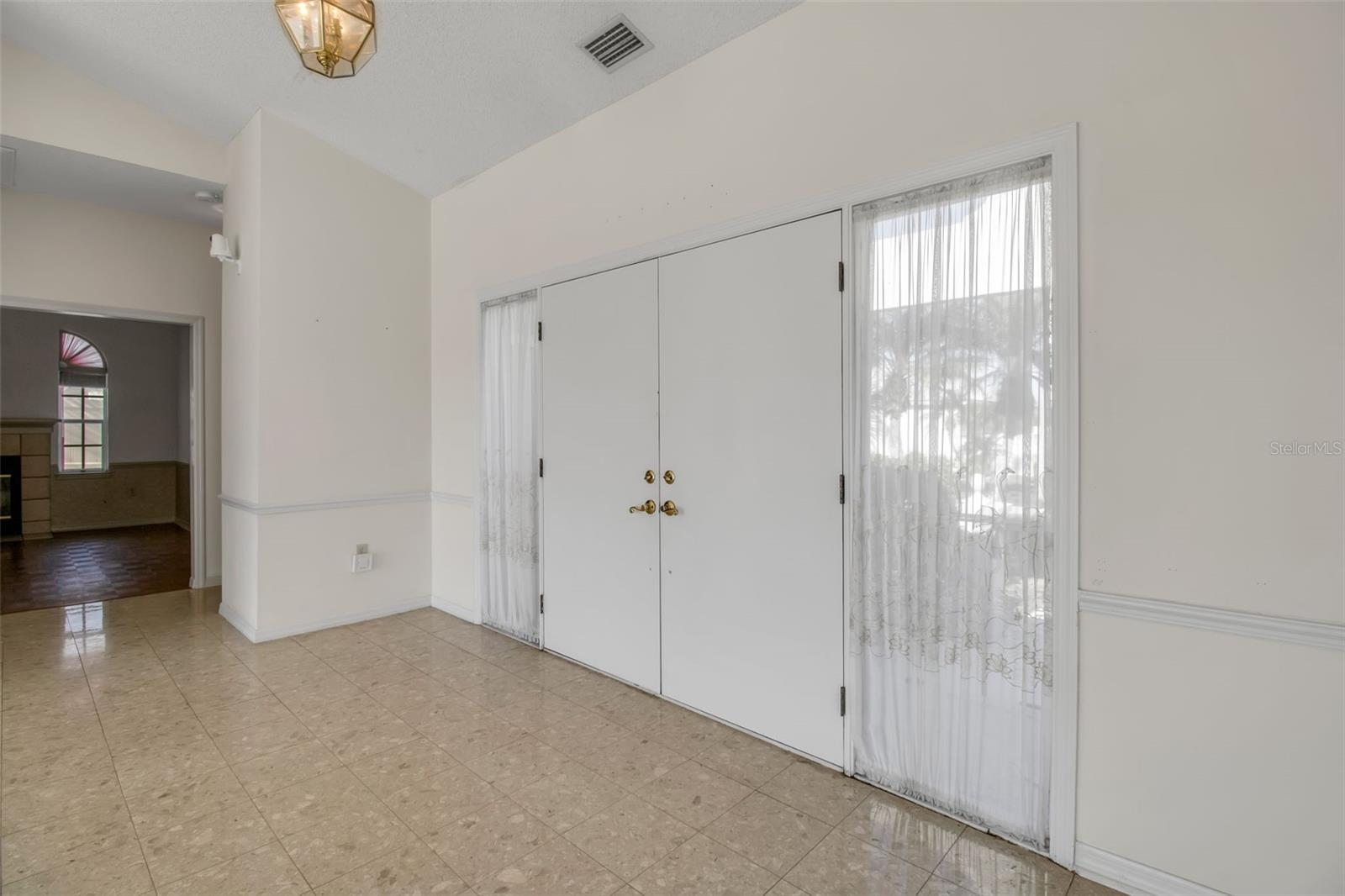 PALM COURT - Residential