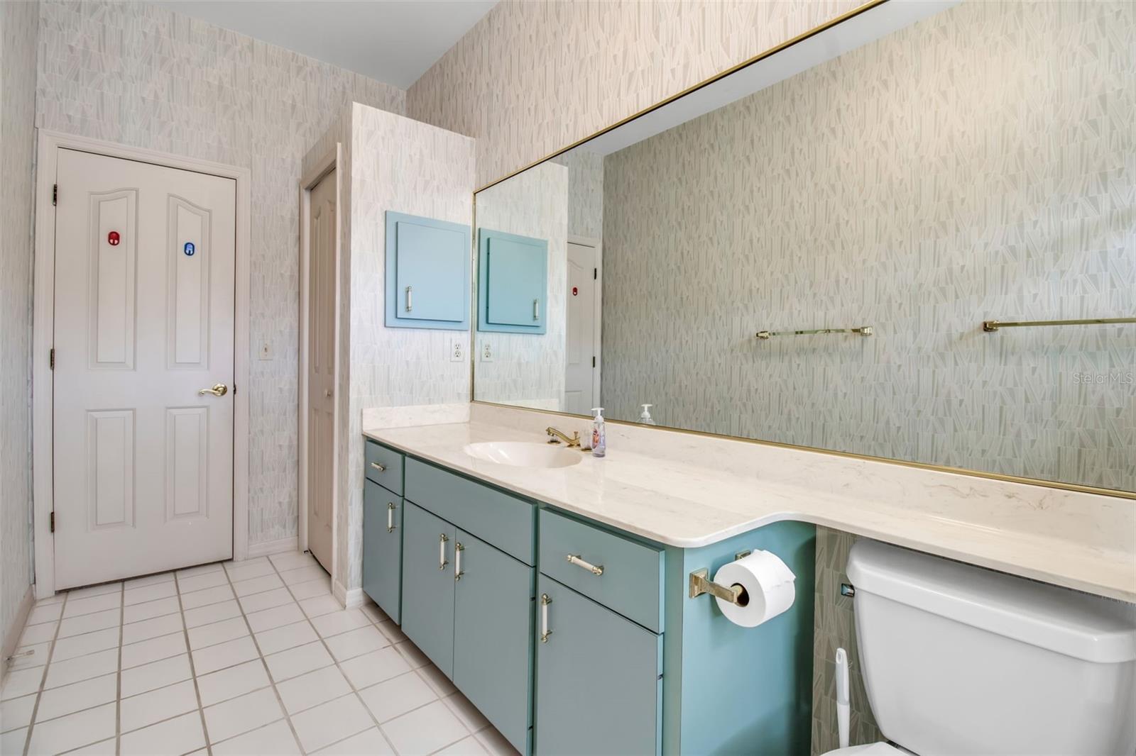 PALM COURT - Residential